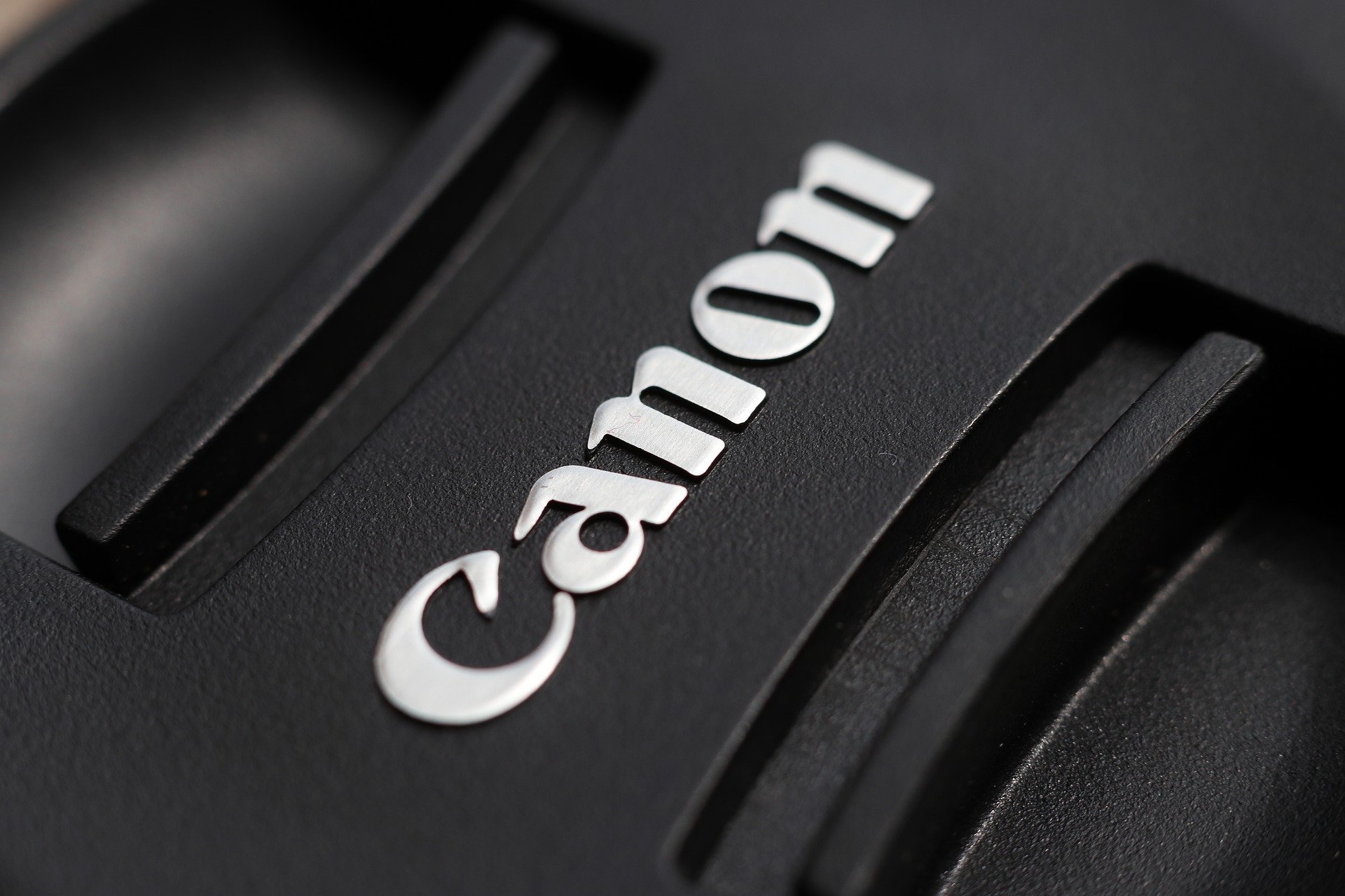 Canon – Pas de sourire, pas d’entrée