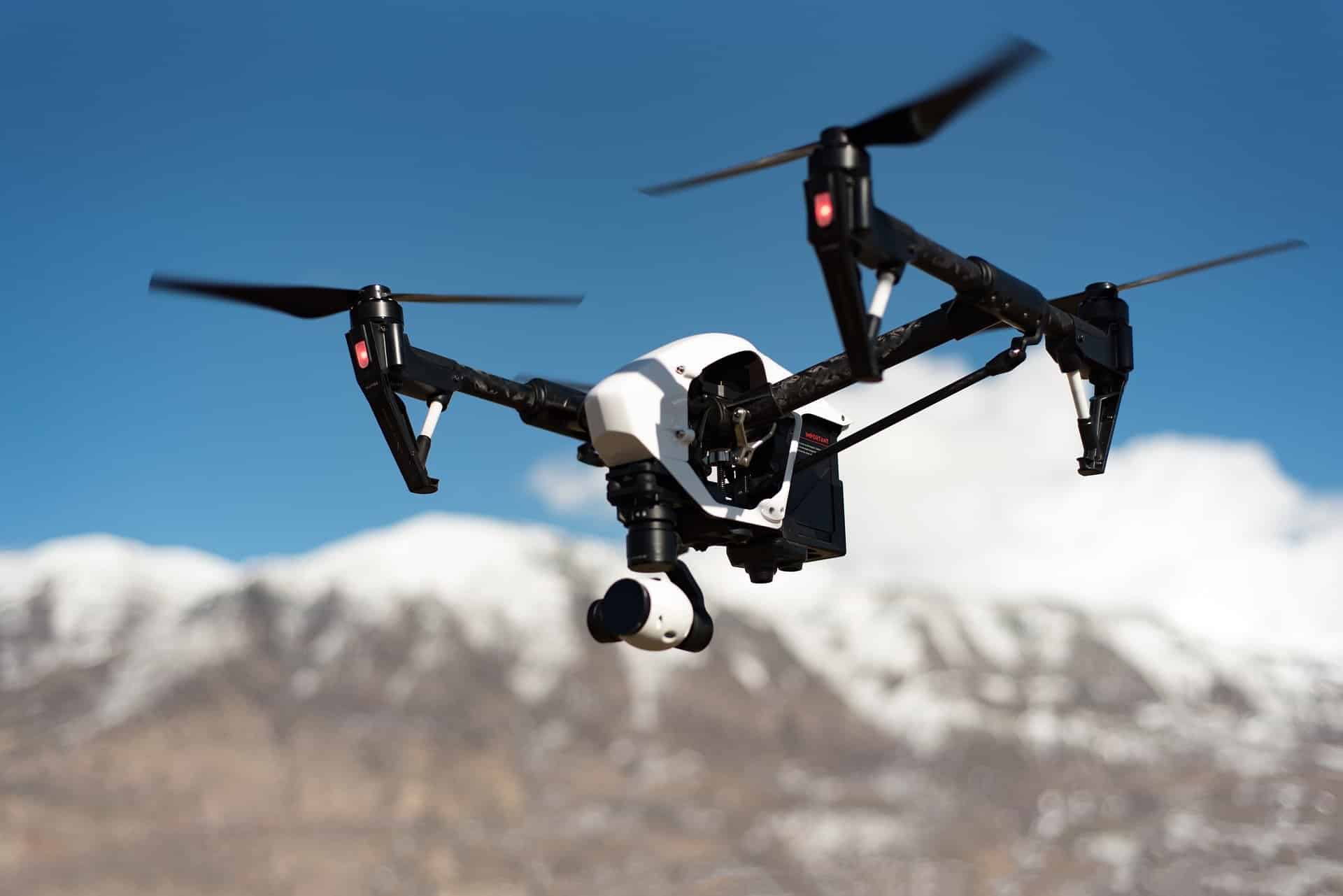 Drone, cinématographie et IA : les amateurs deviennent des pros