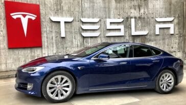 Promesse Tesla : pilotage automatique