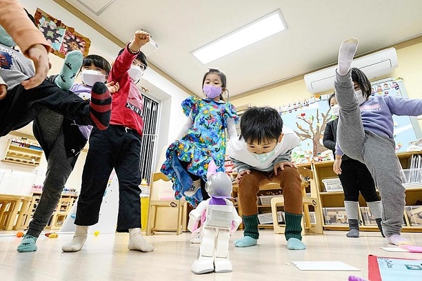 Des mini-robots dans les écoles maternelles en Corée du Sud