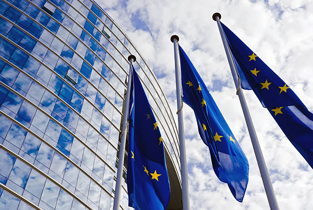 L’Union européenne fixe de nouvelles normes pour les services numériques