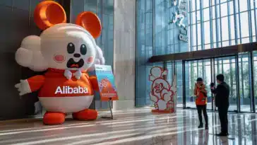 Représentation de l'IA d'Alibaba dans le hall d'un bâtiment