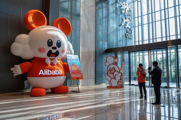 Représentation de l'IA d'Alibaba dans le hall d'un bâtiment