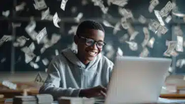 Etudiant utilisant ChatGPT