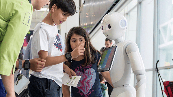 Pepper : tout savoir sur le robot social de SoftBank