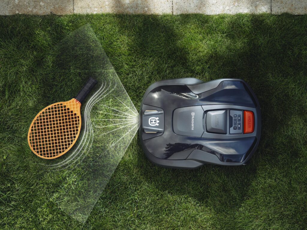 Husqvarna : robots tondeuses avec IA