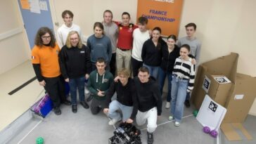 Des lycéens d'Elbeuf défient la robotique