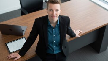 La chef robotique Caitlin Kalinowski d'OpenAI s'en va