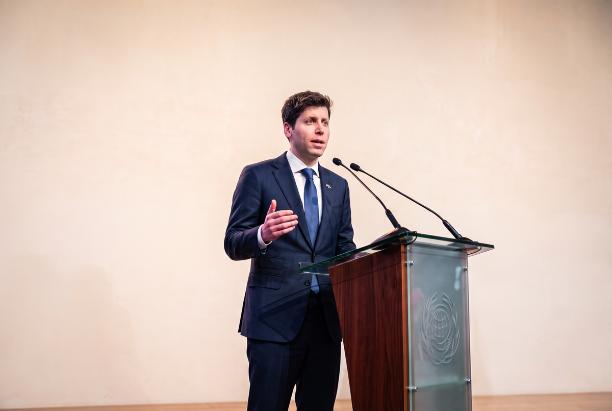 Sam Altman et OpenAI attaqué en justice.